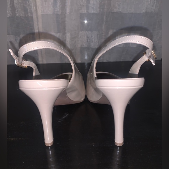 IMPO Women’s size 10M Closed Toe Heels. NWOT! Cream color & Gold accents. - Picture 5 of 8